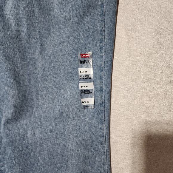 Levi's classic straight women's waist 44'' length 42'' - Picture 3 of 6